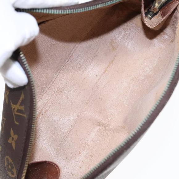 LOUIS VUITTON Monogram Trousse Demi Ronde Cosmetic Pouch M47520 LV Auth 91150 - Picture 10 of 16